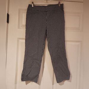 Jasmine & Juliana stretchy black and white capri pants Size 6